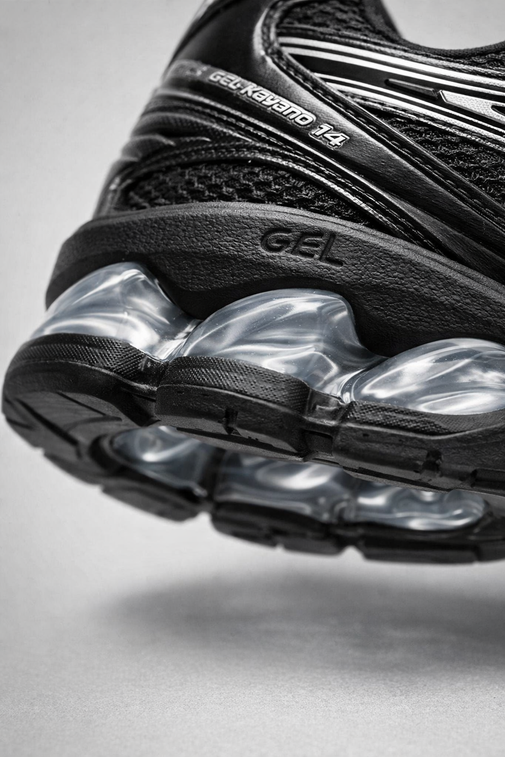 ASICS Gel-Kayano 14 (Noir/Argent)